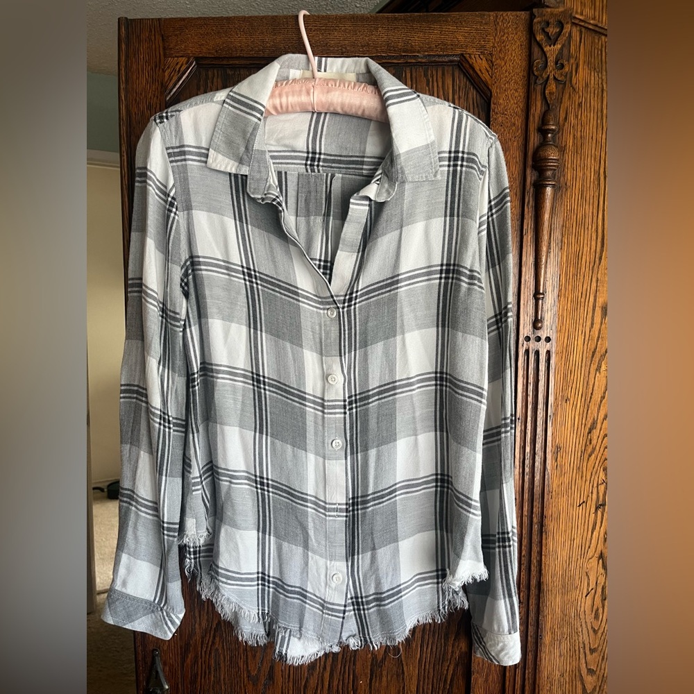 Cloth & Stone Anthropology Gray Plaid Button-Up Shirt size small